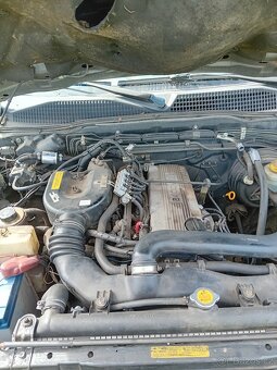Terrano II 2.4i- benzín -LPG - 9