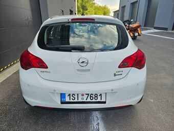 Opel Astra Hatchback 1.7 cdti r.v 2011 prav.servis nová STK - 9