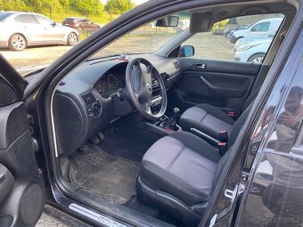 VW Golf 4, 1.4i 55 kW, r.v. 2001, manuál - 9