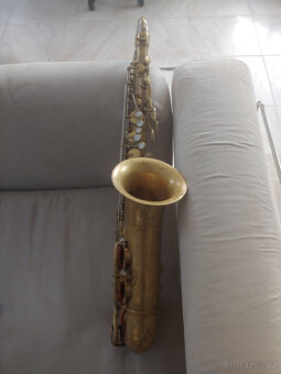 Tenorový saxofon King Super 20 Series I z roku 1946 - 9