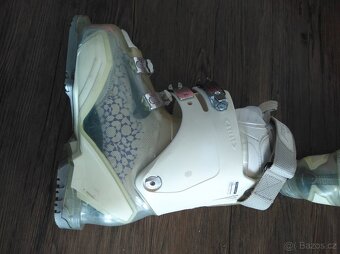 Prodám velmi pěkné dámské lyžáky HEAD velikost 38 - 9
