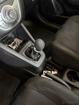 Hyundai IX20 1.4 66Kw, rok 2012 - 9