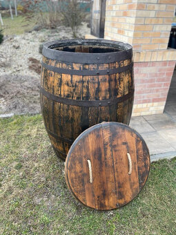 Prodám dřevěné sudy 64l,200l,225l,500l,600l - 9