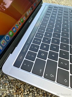 MacBook Pro 13, touch BAR, 500GB SSD - 9