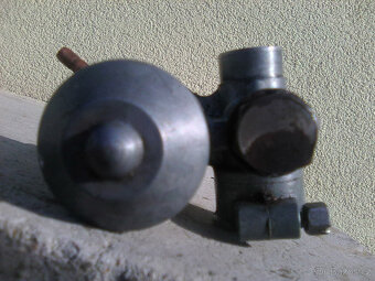 čz 125 b,t,c- kryt zapalování,řídítka,hlava,karburator,rotor - 9