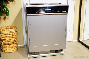 Miele nerezová vestavná myčka G 6515 Sci XXL, tři koše - 9