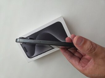 Prodám iPhone 15 pro 128GB Black Titanium - 9