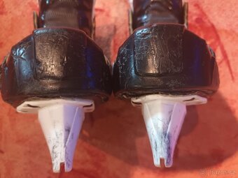 Brankářské brusle Bauer Supreme 1s, BEZ NOŽů a TKANIČEK  - 9