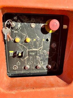 Terénní nůžková plošina JLG 3394 RT - 9