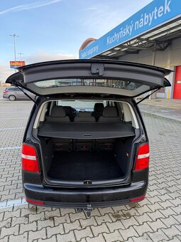 Volkswagen Touran 2.0 TDi FACELIFT MOŽNO NA SPLÁTKY - 9