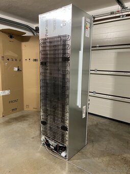 Vestavná lednice Bosch Serie 4 KIN96VFD0 / nová / záruka - 9