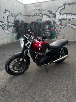 Triumph Street twin 900 - 9