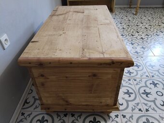 Stará truhla po renovaci - 9