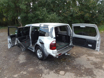Mitsubishi Pajero 3.2 DI-D 4x4 manuál tažné 3.3T - 9