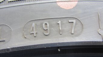 Letní pneu 245/40/18 Nexen - 9