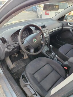 Škoda Octavia 2 1.9 77kw BJB kombi - 9