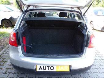 Volkswagen Golf 1,4 i Trend,klimatizace - 9