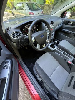 FORD FOCUS 1,8 16V - 9