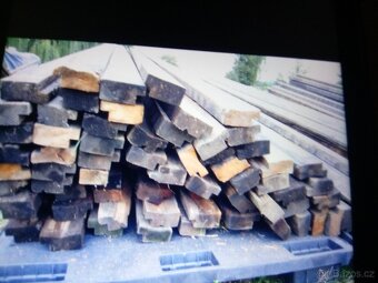 modřinove trámky, fošny,latě,desky,dřevěny rošt,plot,bouda - 9