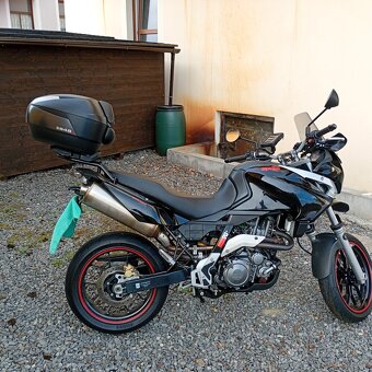 Aprilia Pegaso Strada 650 - 9