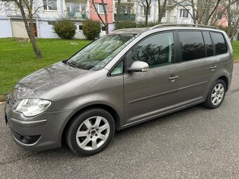 Volkswagen Touran 2.0 TDi MODEL 2008 MOŽNO NA SPLÁTKY - 9