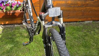 Trekové kolo Kellys NEOS (Deore) rám 21" postava 175-188cm. - 9