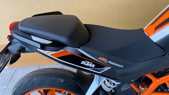 KTM DUKE 390 / ABS / 2x klíč / PĚKNÁ / doplňky/ po majitelce - 9