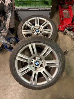M Paket KOLA BMW E90 - 9