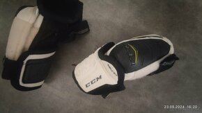 hokejové kalhoty Bauer a CCM, ramena a lokty - 9