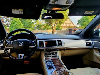 Jaguar XF Sportbrake - 9