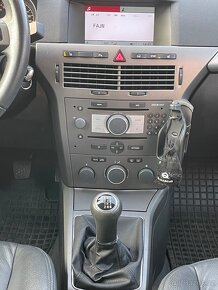 Opel Astra “H” Caravan 1.9 CDTI OPC LINE - 9