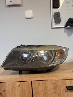 Pravý světlomet BMW E90 - 9
