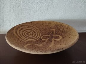 Vánoční dárky: hrnky, těžítka, váza, sklenice, tácy aj. - 9