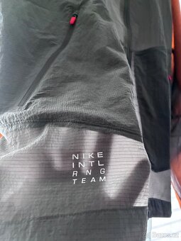 Nike sustakova bunda - 9