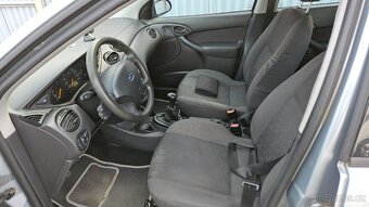 FORD FOCUS 1,6 16V COMFORT - 9