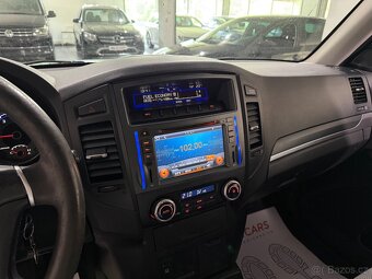 Mitsubishi Pajero 3,2 D TAŽNÉ VELMI PĚKNÝ STAV - 9