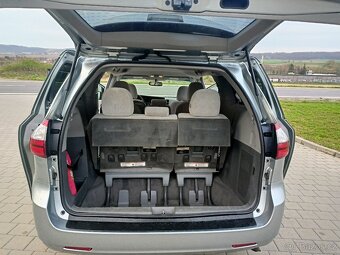 TOYOTA PREVIA/SIENNA LE 3,5 V6 2016 8 MÍST TOP STAV - 9
