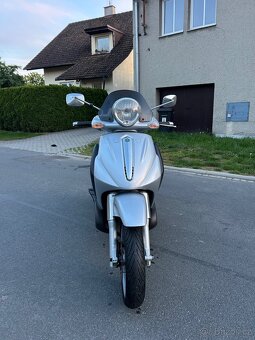 PIAGGIO BEVERLY 500 - 9