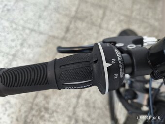 Prodám zánovní horské kolo 24" ST500 9-12let - 9