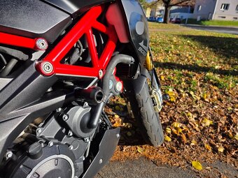 Aprilia Dorsoduro 900 - 9