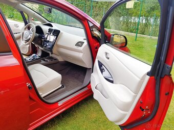 Nissan LEAF, střešní solar - 9