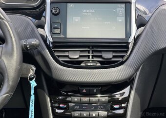 Peugeot 208 1.2i ALLURE KLIMA PANORAMA ALU manuál 81 kw - 9