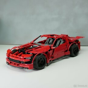 Lego červený závoďák - 9