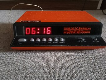 Universum -radio,hodiny,budik - 9