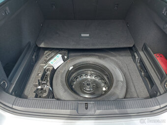 VW Passat 2,0TDI DSG/NAVI/TAŽNÉ/PARK KAMERA - 9