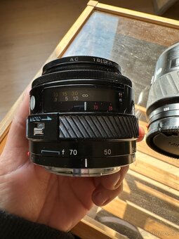 Minolta 7000 + Minolta 35-70 AF a 70-210 AF + příslušenství - 9