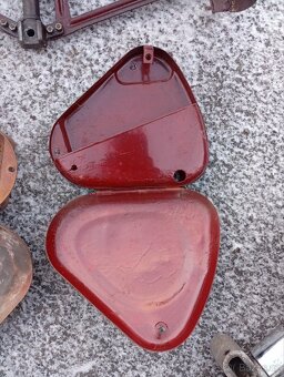 Jawa pérák 250 - 9