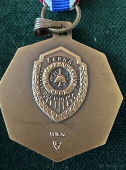 Hasičská hasič medaile za věrnost ČR s dekretem - 9
