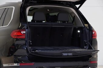 BMW X7, 40D,SOFTCLOSE,PANO,HUD,ČR,DPH - 9