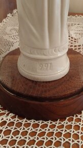 Starožitná porcelánová soška Panny Marie s Ježíškem - 9